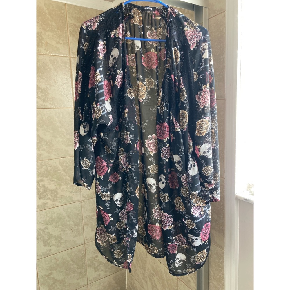 Torrid rose & skull kimono